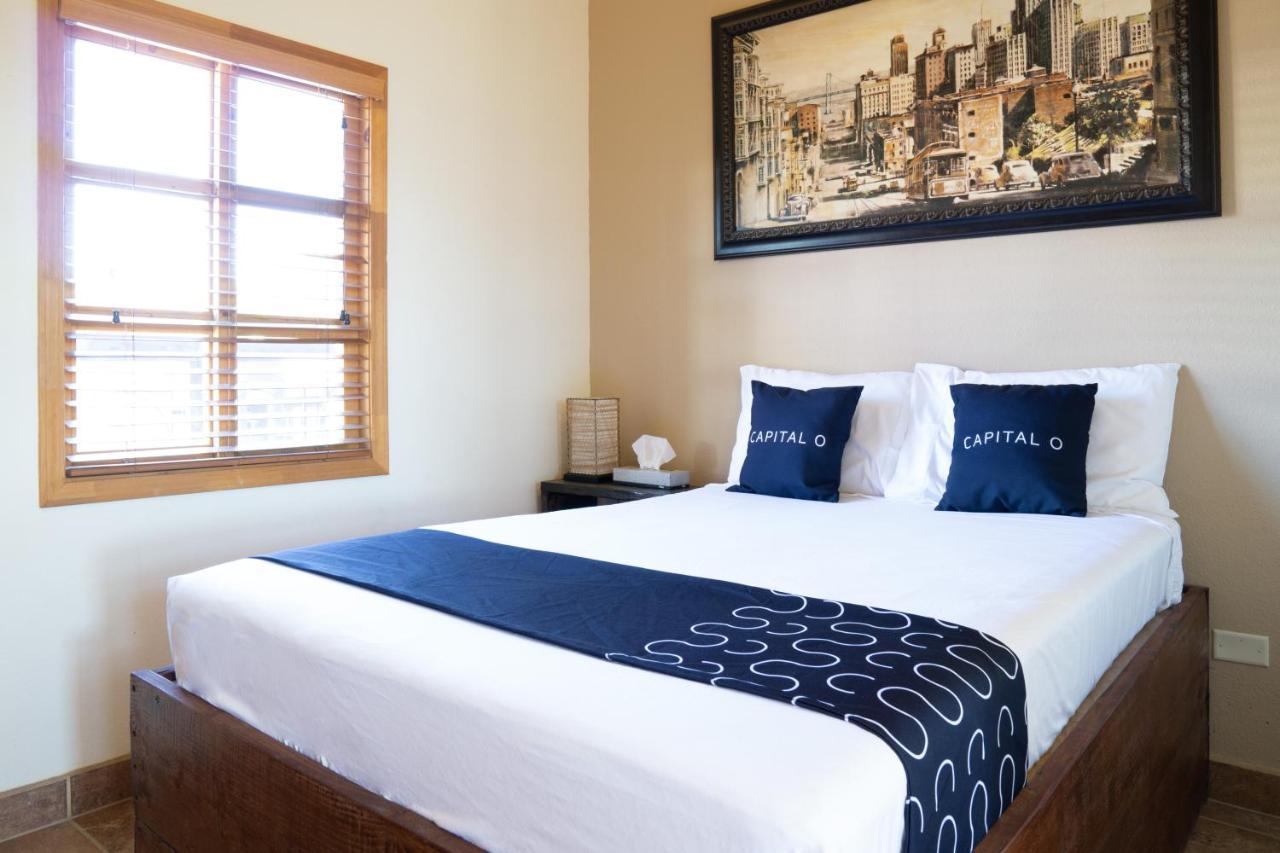 Capital O Hotel Villa Azura Tecate Kültér fotó